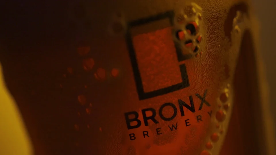 bronx - Beer 스틸 이미지 3